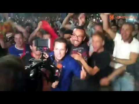 Евро-2016. Ликующие португальцы заставили журналиста пять раз переснимать сюжет