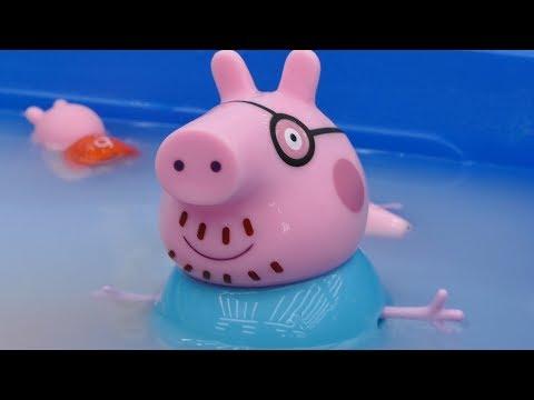 Свинка Пеппа и её семья поменялись головами. Превращение в бассейне. Мультик из игрушек для детей