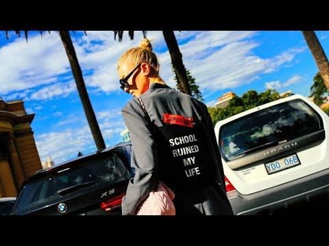 "САМЫЕ УМНЫЕ" Приколы На Дороге. Батюшка продает БМВ. Бабы за рулем авто - 1 Мая