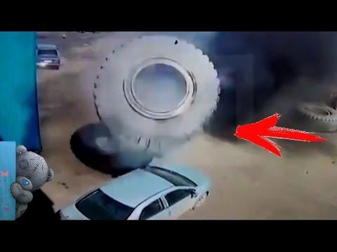 Это Россия, Детка!!! ЛУЧШИЕ РУССКИЕ ПРИКОЛЫ 2017 || Колесо от БелАЗа раздавило легковушку