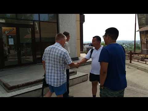 Познакомил клиентов по Камазам между собой. У нас новая крутая гостиница.