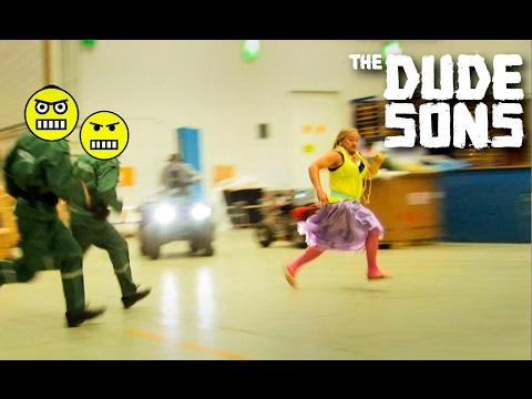 Приколы в магазине (Dudesons)