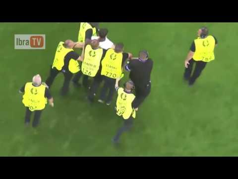 Франция : Португалия. Евро -2016. Болельщик выбежал на поле.