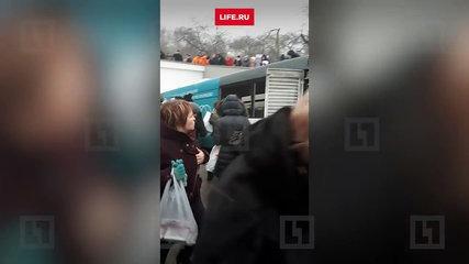 Автобус влетел в пешеходный переход